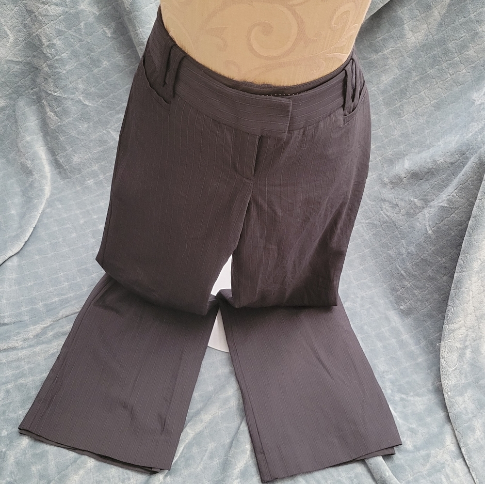 The Limited Cassidy Fit gray pinstripe size 8